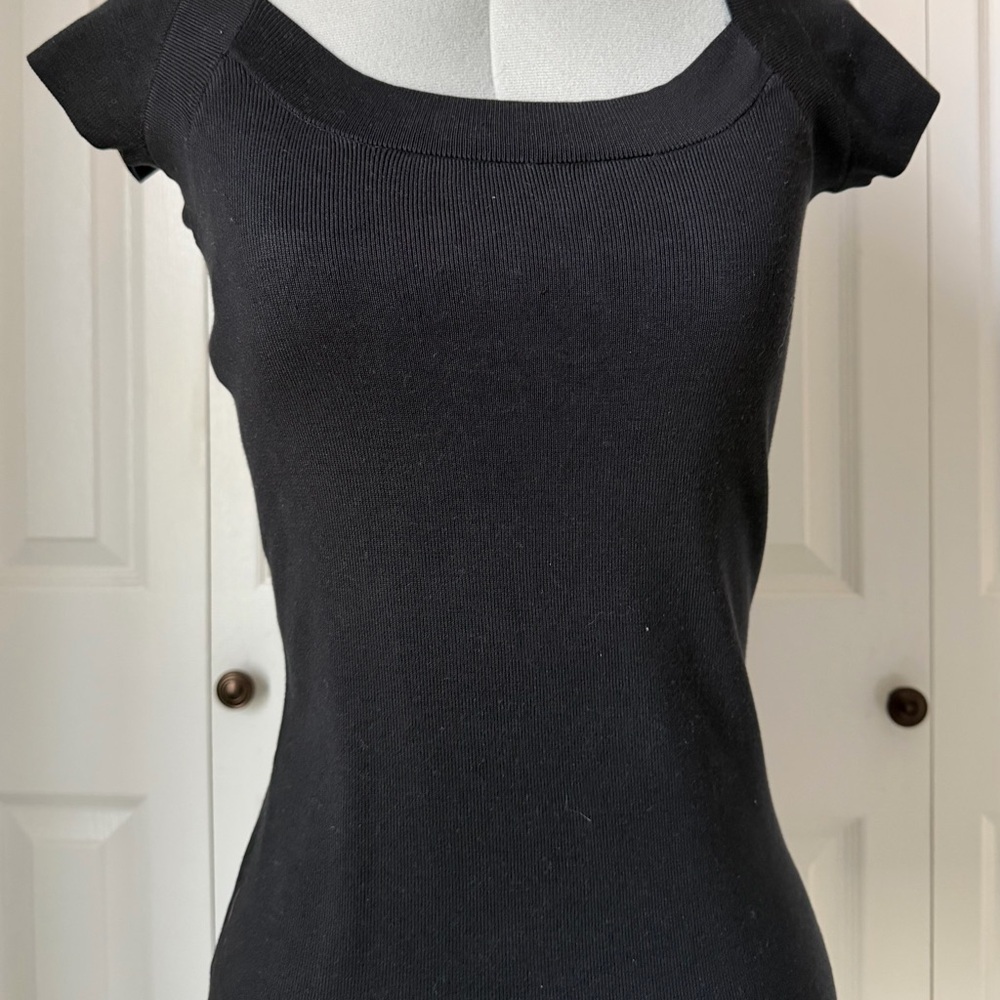 White House Black Market Black Short Sleeve Round Neck Knit Top